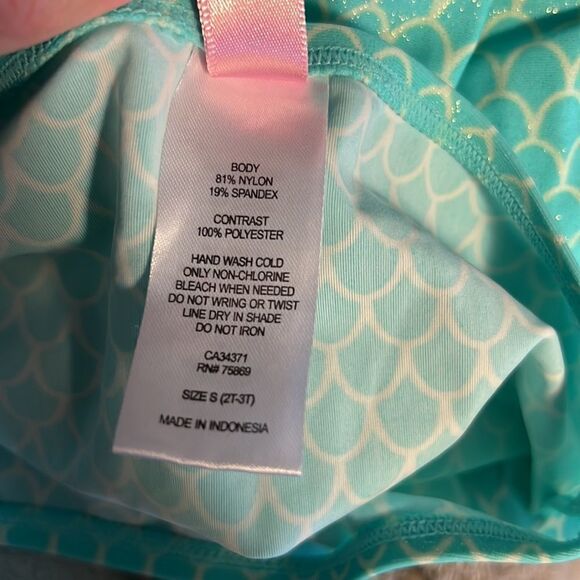 Mermaid tail swimsuit with tulle ruffles and shine - Picture 5 of 5